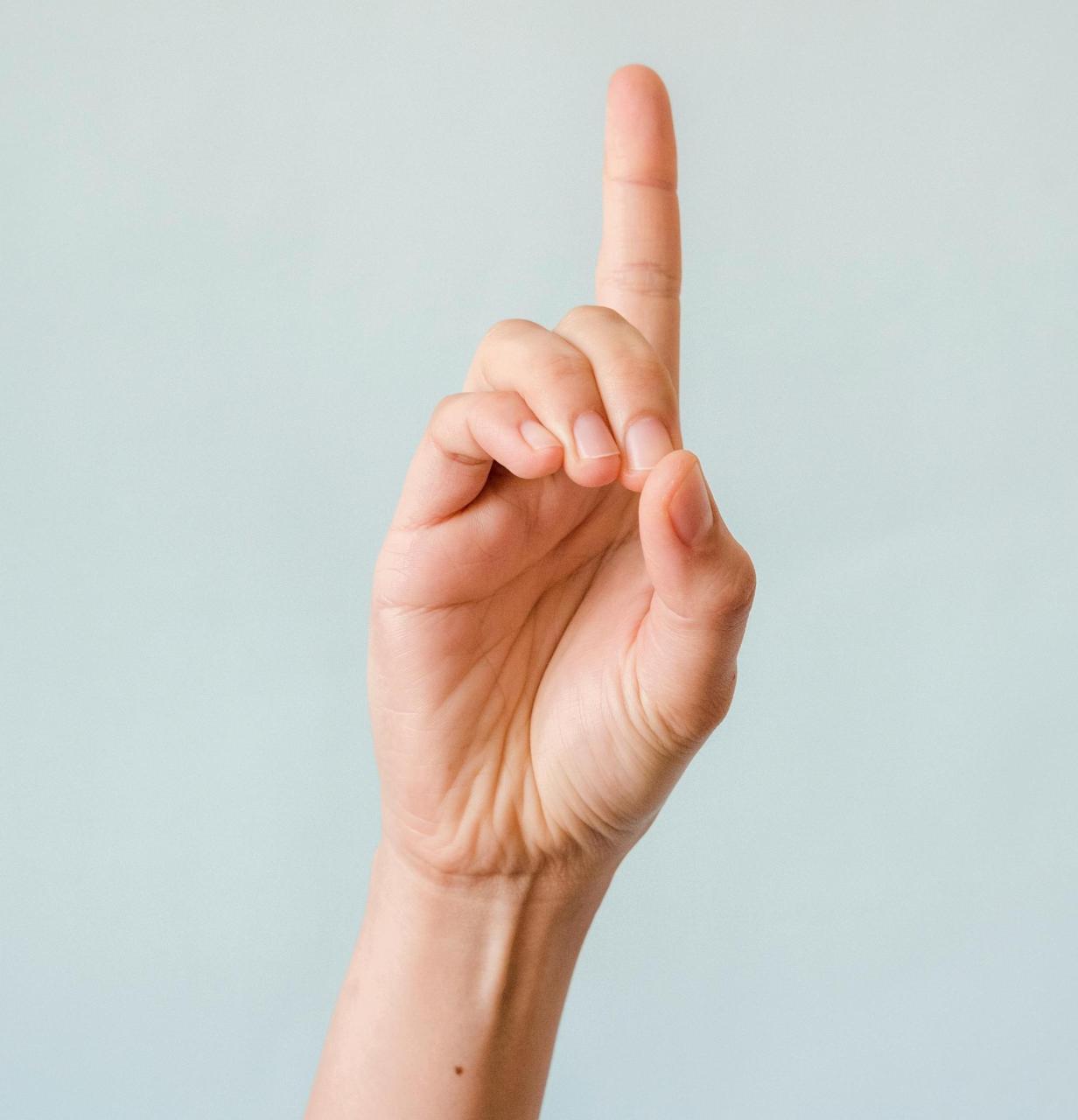 Hand mit ausgestrecktem Zeigefinger