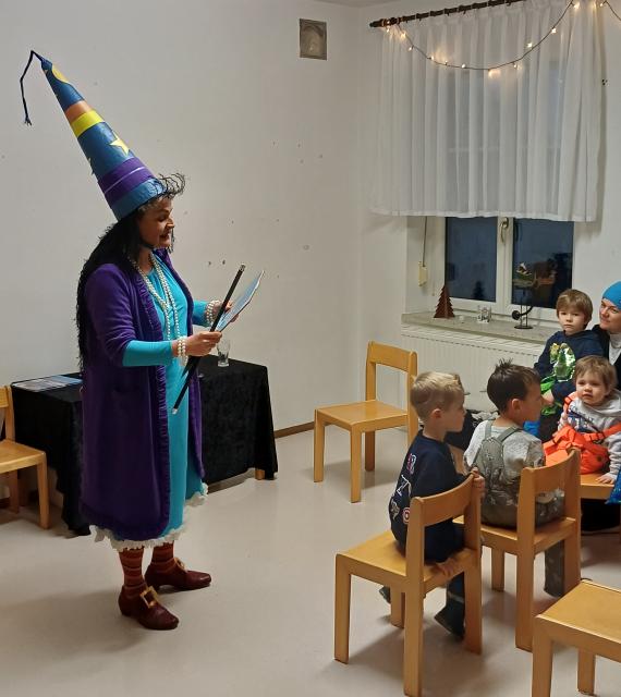 Zilly mit Publikum während der Lesung 